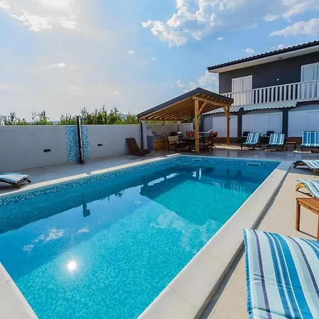 Blue Lagune With Pool * Kaštel Štafilić